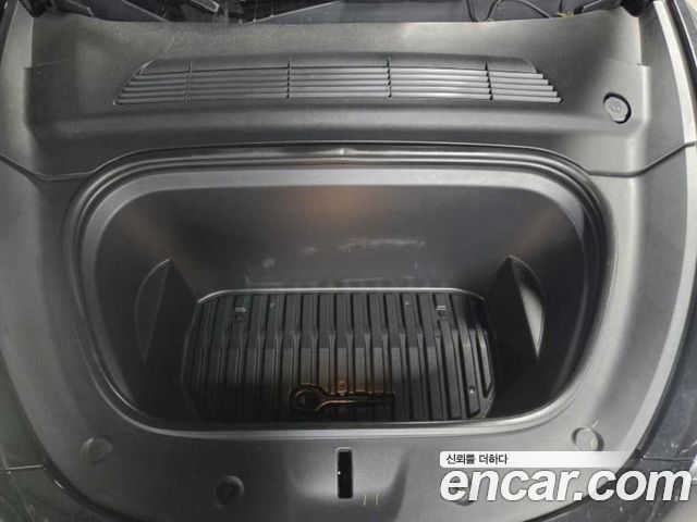 Tesla Model Y 2022 — photo 16
