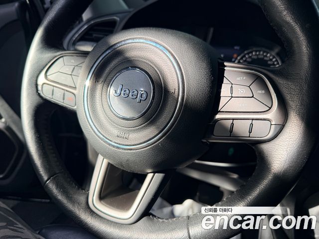 Jeep Renegade 2018 — photo 16
