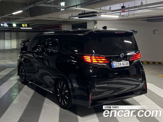 Toyota Alphard 2027 — photo 3