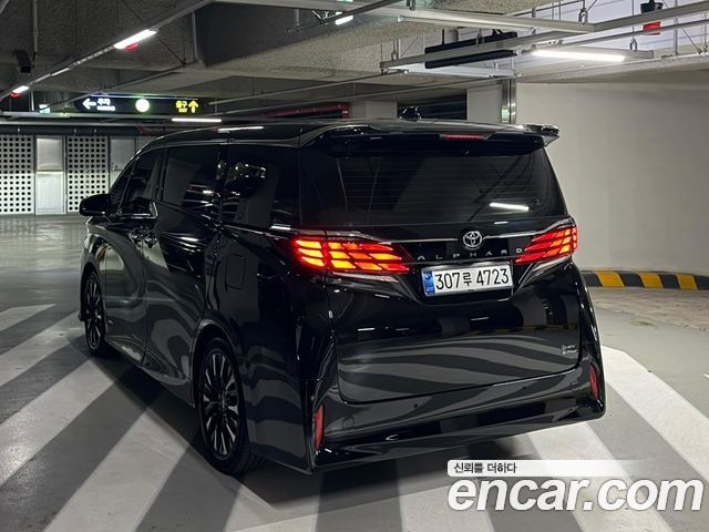 Toyota Alphard 2027 — photo 4