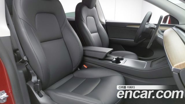 Tesla Model Y 2024 — photo 9