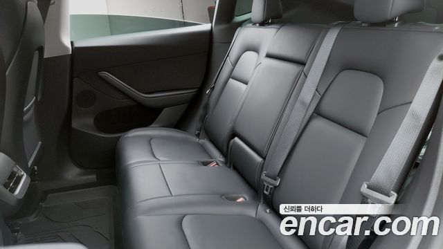 Tesla Model Y 2024 — photo 10