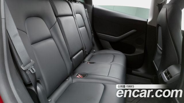 Tesla Model Y 2024 — photo 11