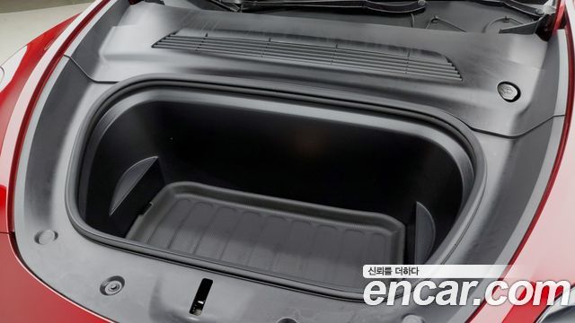 Tesla Model Y 2024 — photo 18