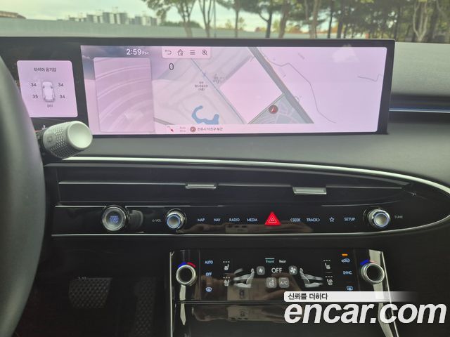 Genesis GV70 2025 — photo 9