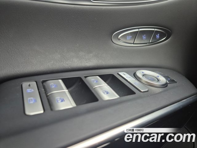 Genesis GV70 2025 — photo 12