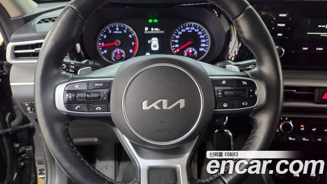 Kia K5 2023 — photo 13