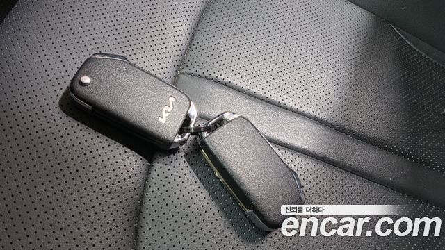 Kia K5 2023 — photo 17