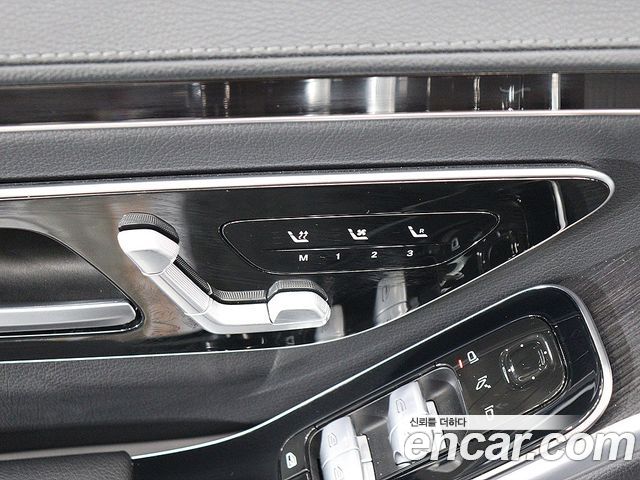 Mercedes-Benz S-Class 2021 — photo 11