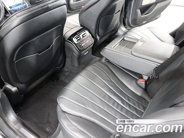 Mercedes-Benz S-Class 2021 — photo 16