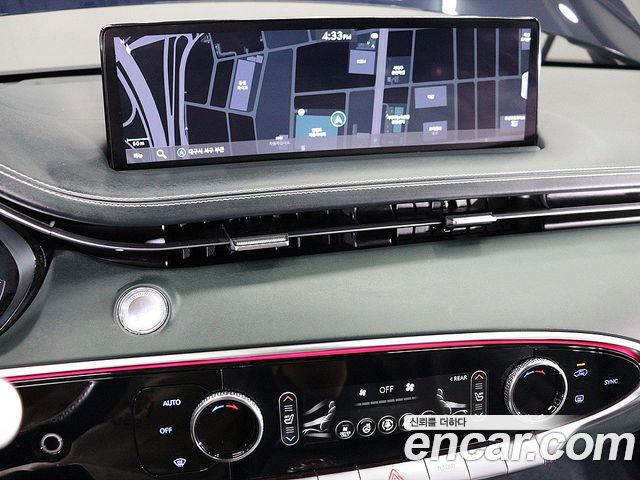 Genesis GV70 2022 — photo 9