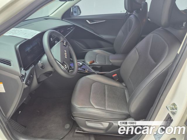 Kia Niro 2023 — photo 11