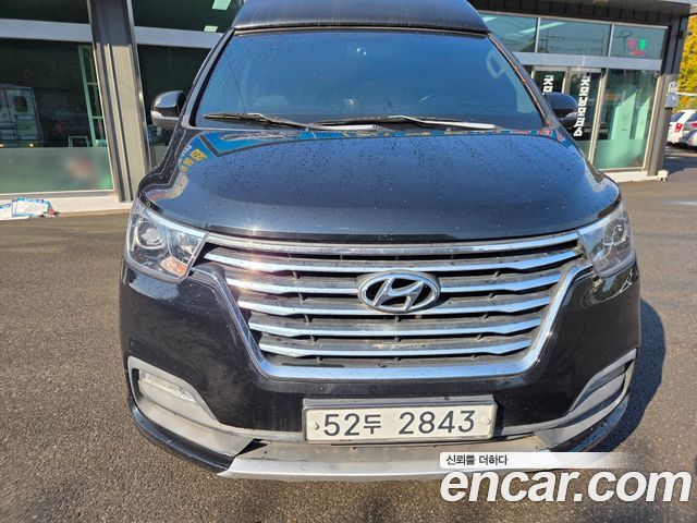 Hyundai Starex 2019 — photo 1