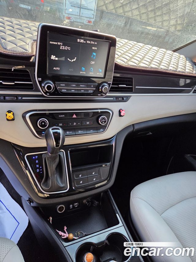 Hyundai Starex 2019 — photo 7