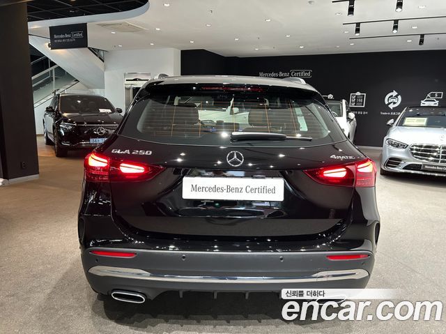 Mercedes-Benz GLA-Class 2026 — photo 4
