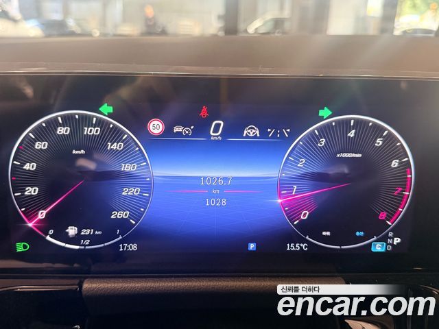 Mercedes-Benz GLA-Class 2026 — photo 8