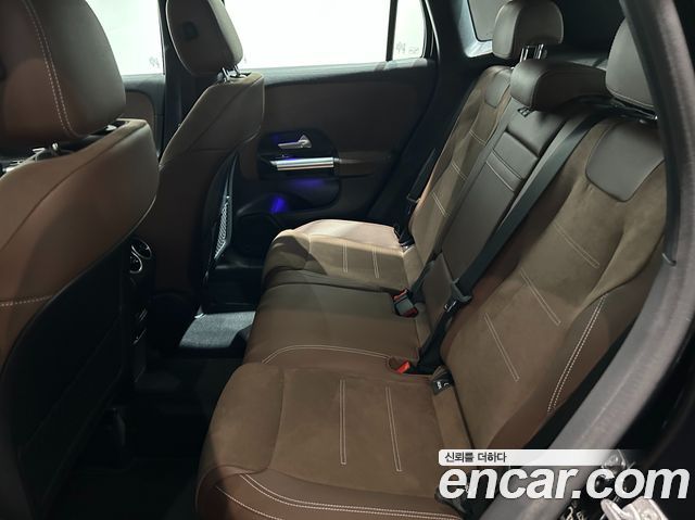 Mercedes-Benz GLA-Class 2026 — photo 11