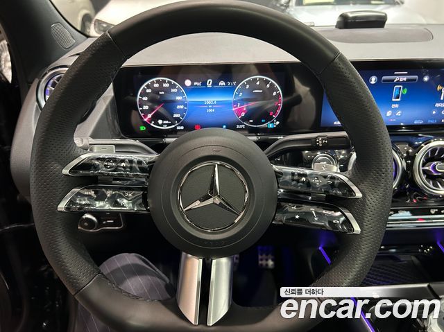 Mercedes-Benz GLA-Class 2026 — photo 12