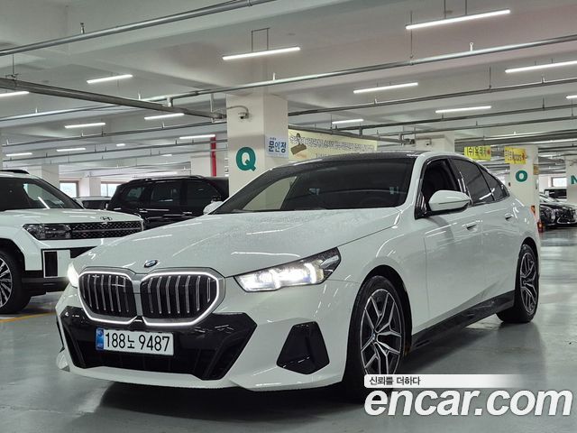 BMW 5-Series 2026 — photo 1
