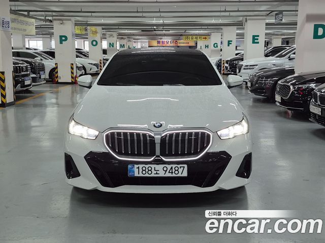 BMW 5-Series 2026 — photo 2
