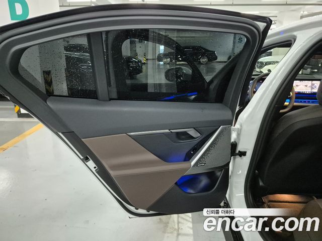 BMW 5-Series 2026 — photo 8