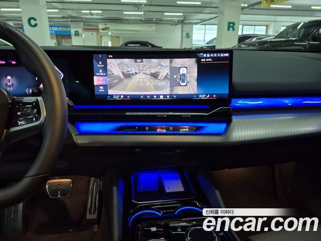 BMW 5-Series 2026 — photo 12