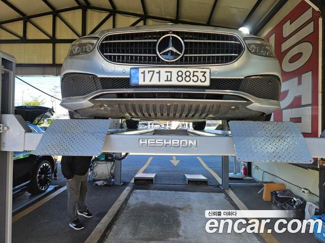 Mercedes-Benz E-Class 2022 — photo 1