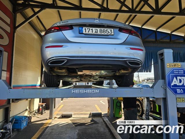 Mercedes-Benz E-Class 2022 — photo 2