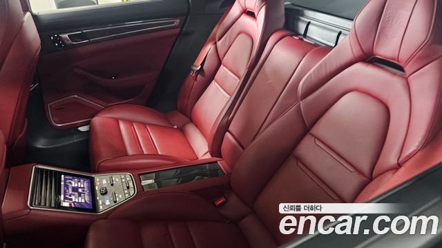 Porsche Panamera 2019 — photo 2
