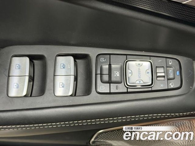 Genesis G90 2019 — photo 14
