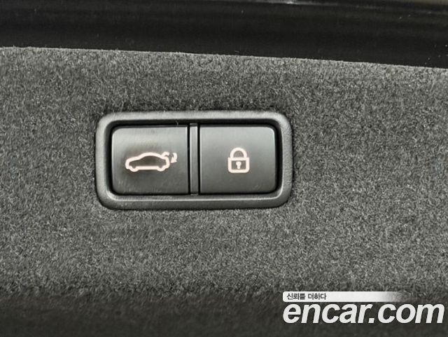 Genesis G90 2019 — photo 18