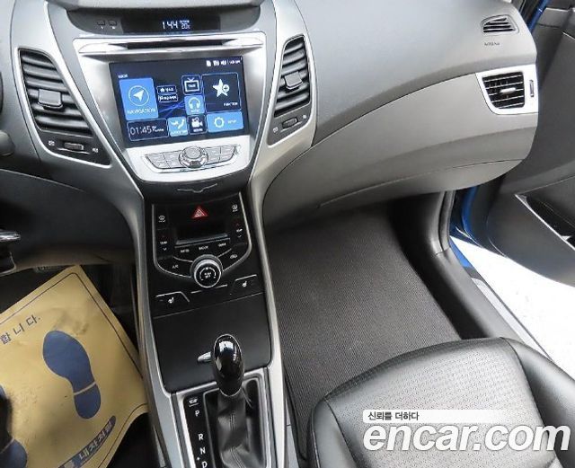 Hyundai AVANTE 2014 — photo 10