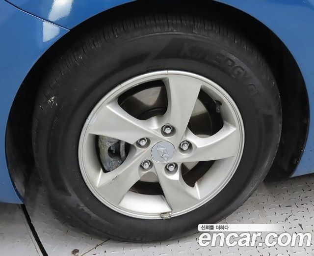 Hyundai AVANTE 2014 — photo 19