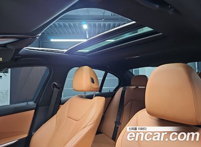 BMW 3-Series 2024 — photo 14