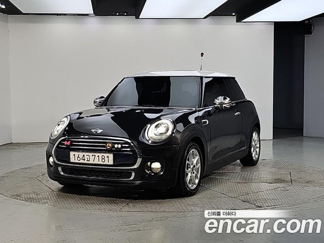Mini Cooper 2016 — photo 1
