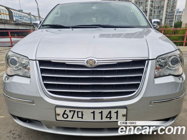 Chrysler Grand Voyager 2009 — photo 1