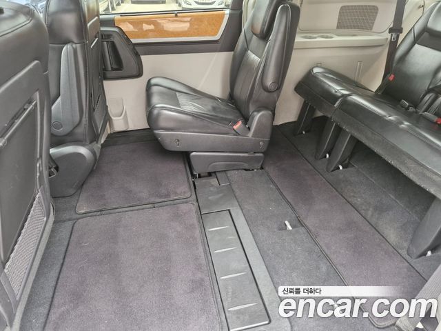 Chrysler Grand Voyager 2009 — photo 15