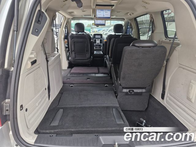 Chrysler Grand Voyager 2009 — photo 16