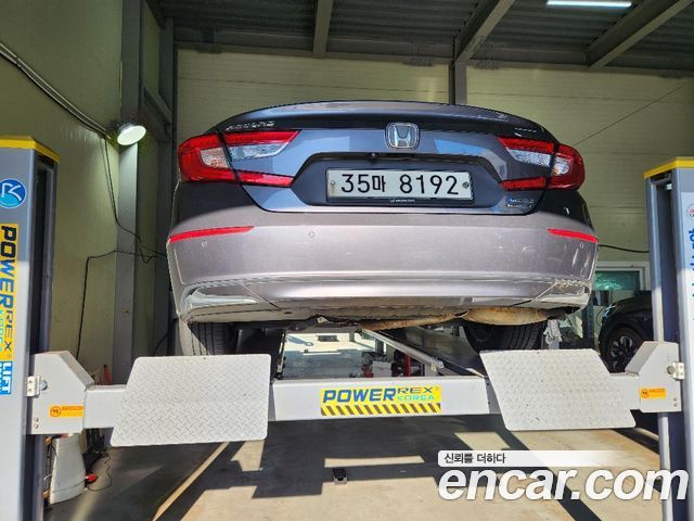 Honda Accord 2018 — photo 2