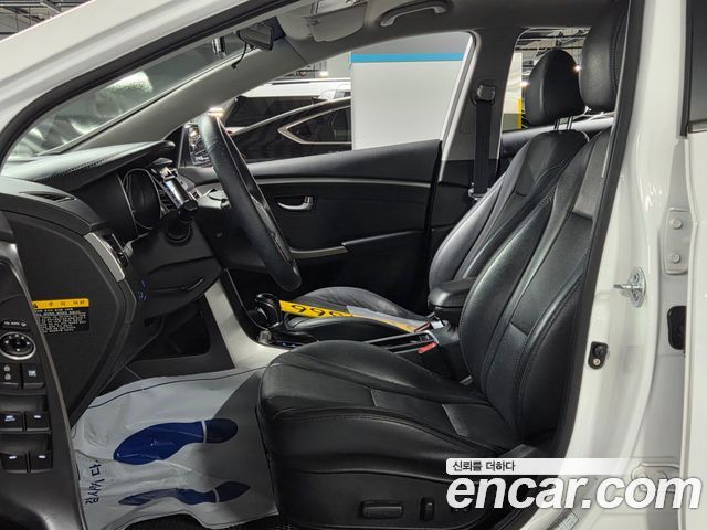 Hyundai i30 2012 — photo 10