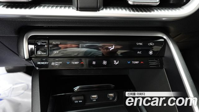 Kia K5 2023 — photo 10