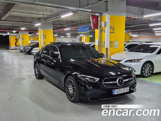Mercedes-Benz C-Class 2024 — photo 2