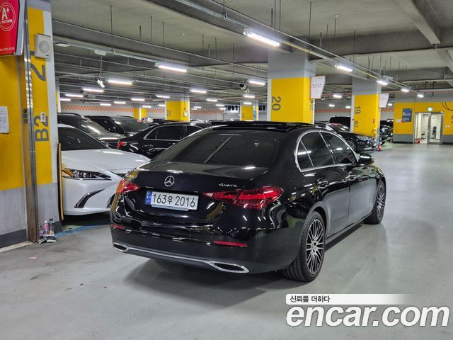 Mercedes-Benz C-Class 2024 — photo 4