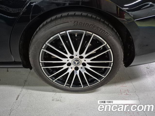 Mercedes-Benz C-Class 2024 — photo 5