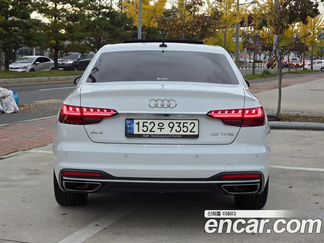 Audi A4 2021 — photo 4