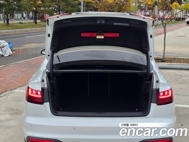 Audi A4 2021 — photo 19