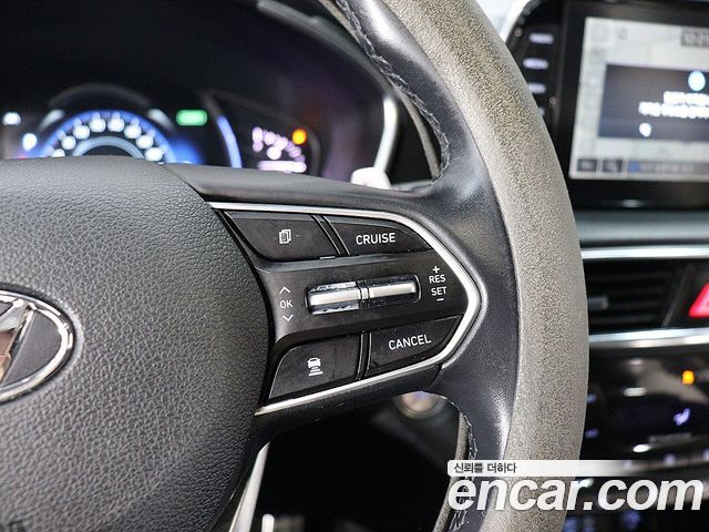 Hyundai Santafe 2019 — photo 16