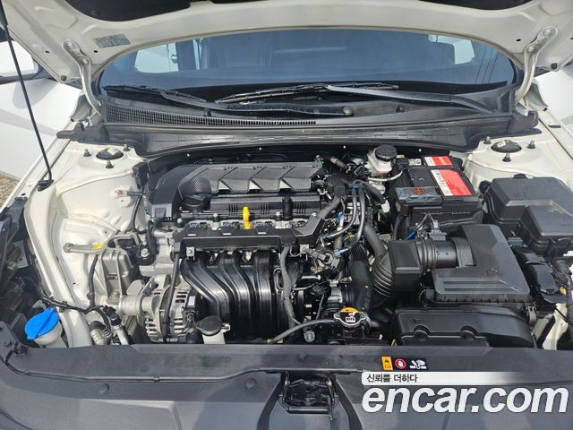 Hyundai AVANTE 2021 — photo 15