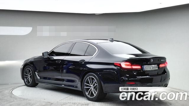 BMW 5-Series 2021 — photo 2