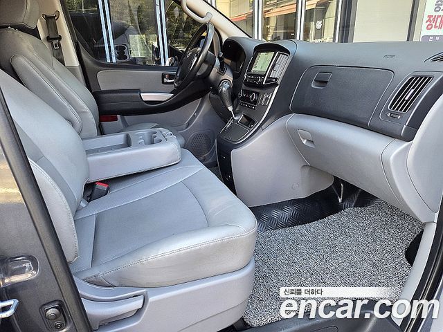 Hyundai Starex 2019 — photo 7